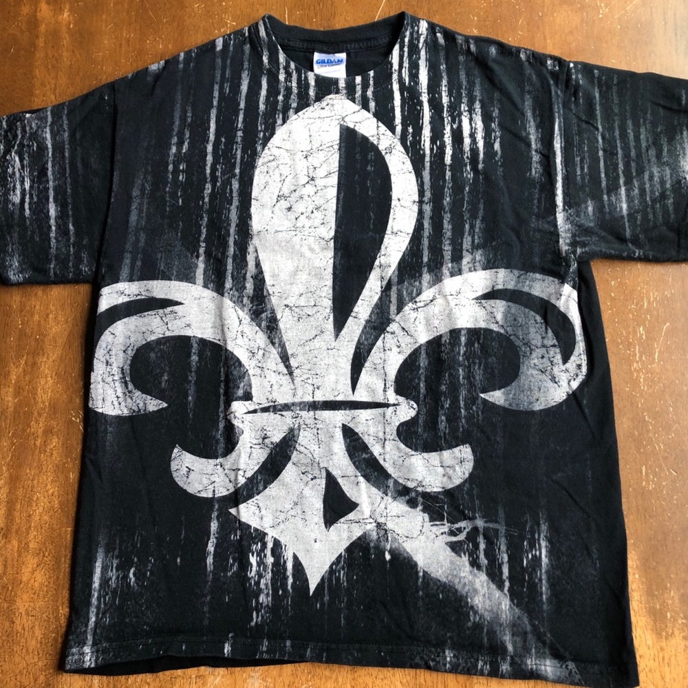 Black T-Shirt with Large White Fleur de Lis Size M